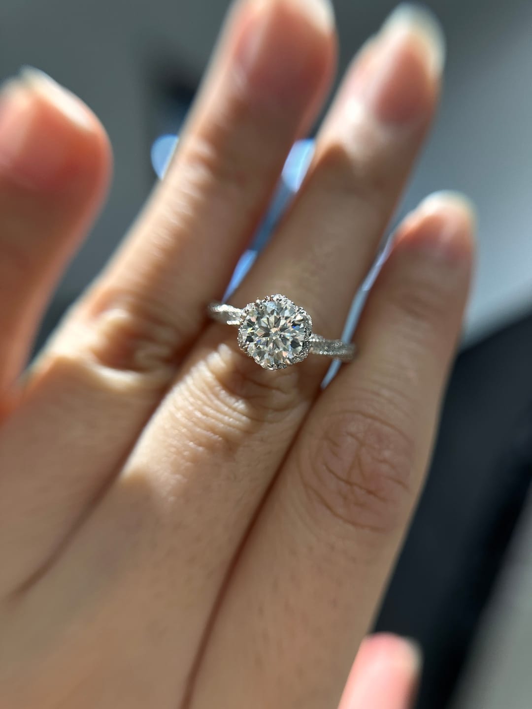 Customer photo review of S925 Moissanite Flower Design 1.0 Carat Round Cut Engagement Ring