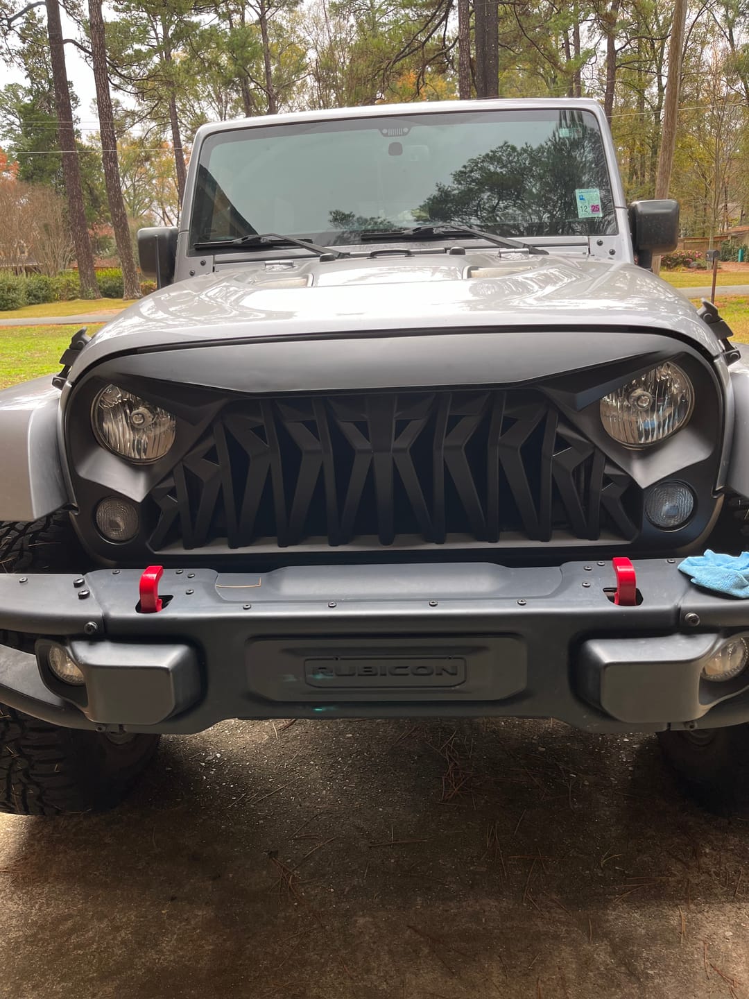 Customer photo review of Shark Grille - Matte Black for 07-18 Wrangler JK