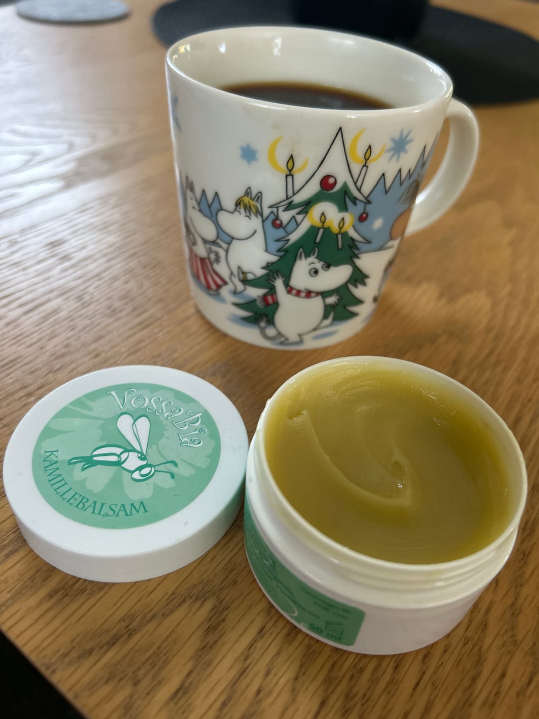 Reseña fotográfica de un cliente sobre la oferta del paquete: Los favoritos de Emil: ungüento de caléndula 50 ml, bálsamo Panther 50 ml, bálsamo de manzanilla 50 ml.