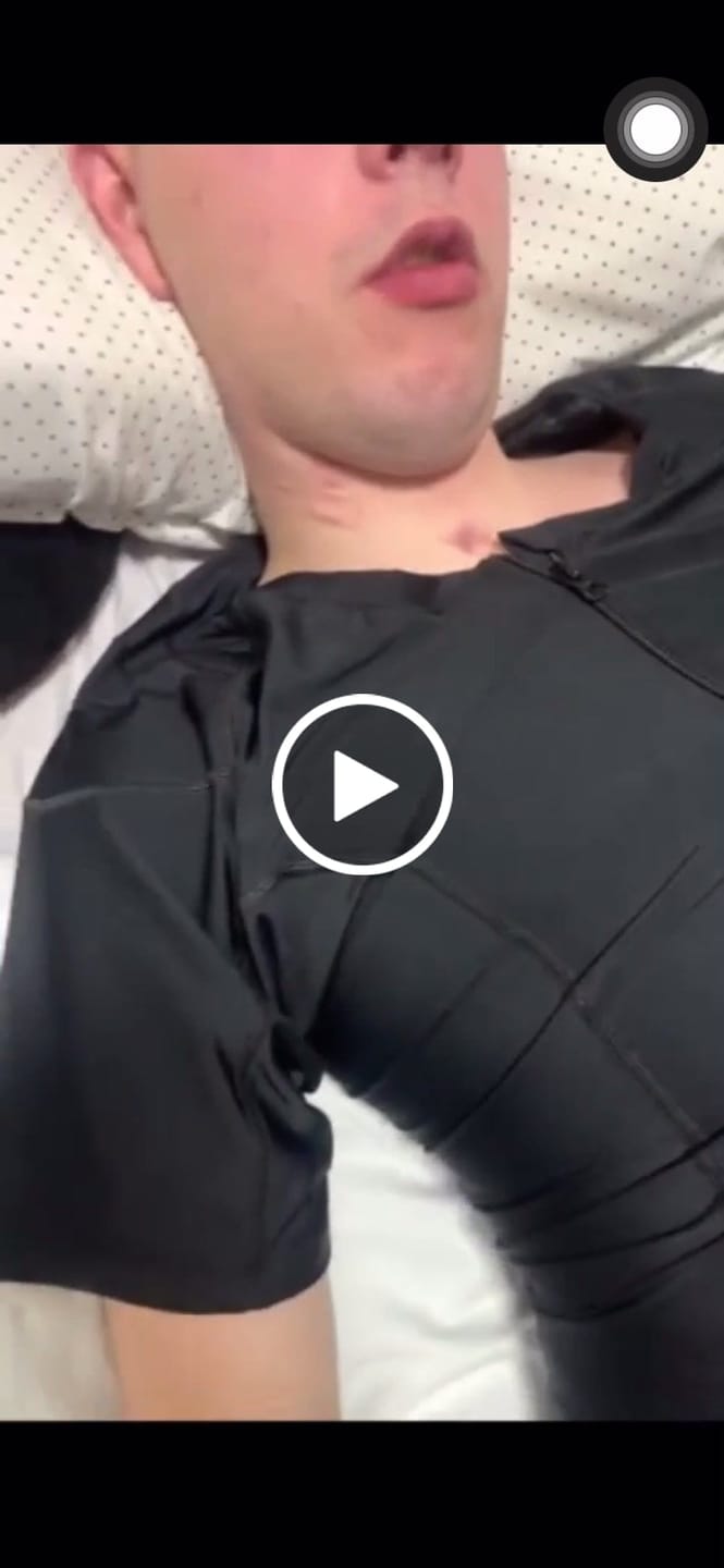 Customer video review of Camiseta Postural Masculina - Posture Shirt® Com Zipper