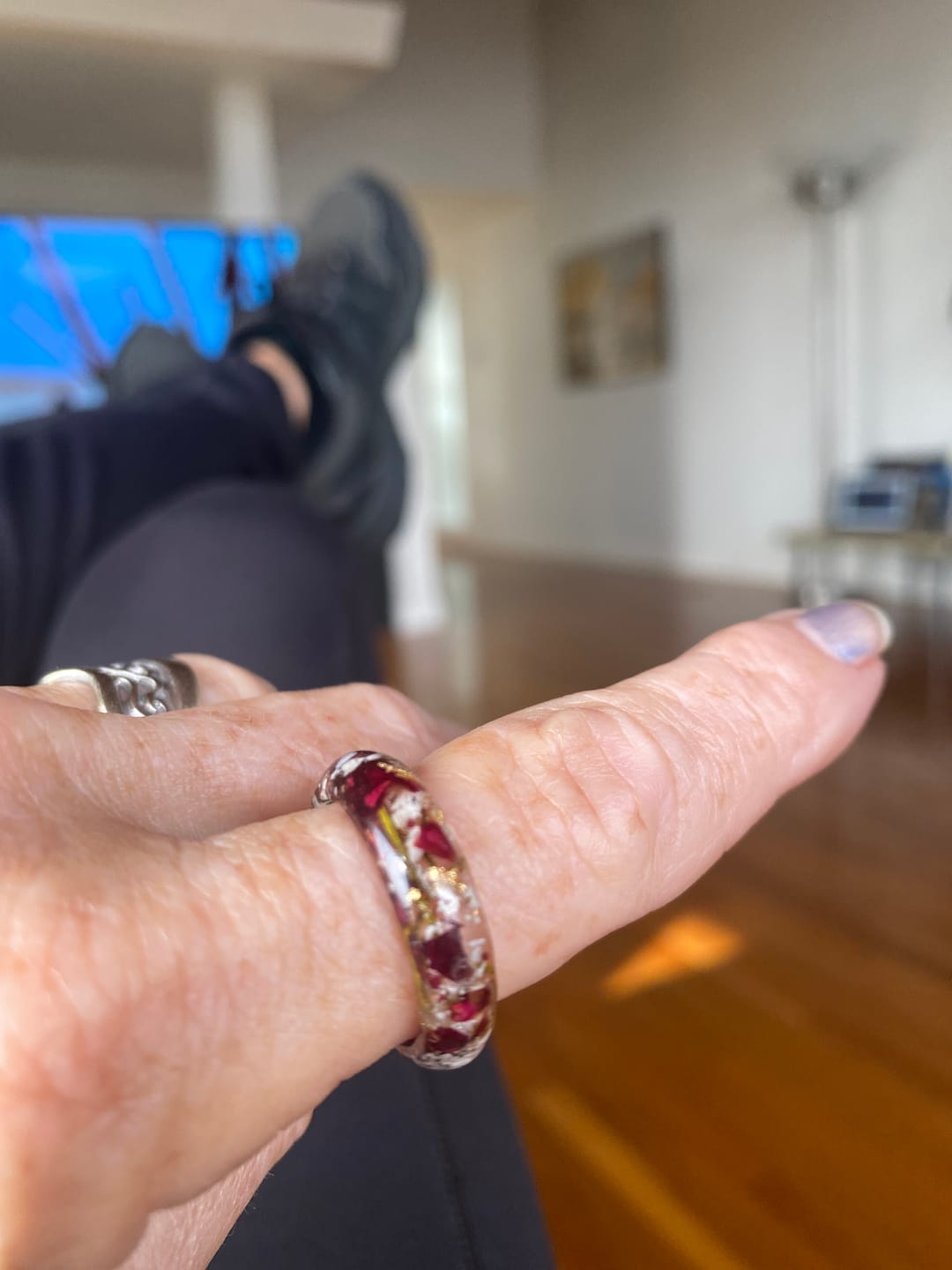 Customer photo review of Red Rose Moss Ring with Cremation Ash and Gold Flakes