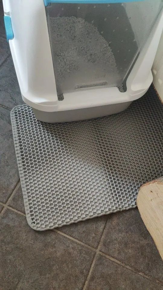Customer photo review of Tapis pour bac à litière pour chat double couche et imperméable
