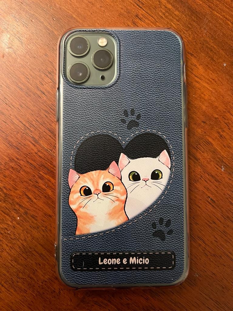 Customer photo review of Gatto con cuore aspetto similpelle - Custodia per il telefono personalizzata