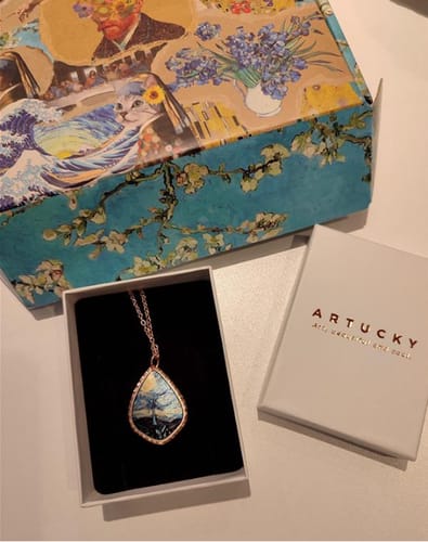 Customer photo review of Van Gogh Starry Night Tablo Tasarım Kolye