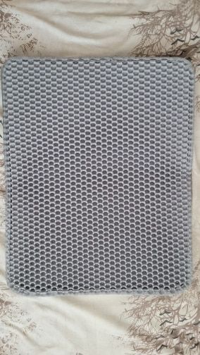 Customer photo review of Tapis pour bac à litière pour chat double couche et imperméable