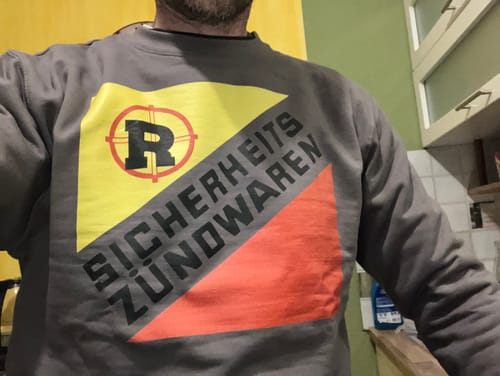 Customer photo review of PREMIUM SWEATER UNISEX • RIESA STREICHHÖLZER