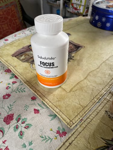 Customer photo review of Focus Luteina y Zeaxantina Plus 200 Cápsulas