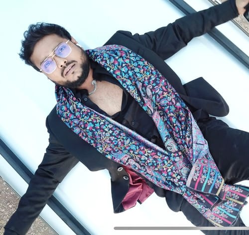 Customer photo review of Pashtush Mens Fine Soft Ethnic Stole Mutli Blue
