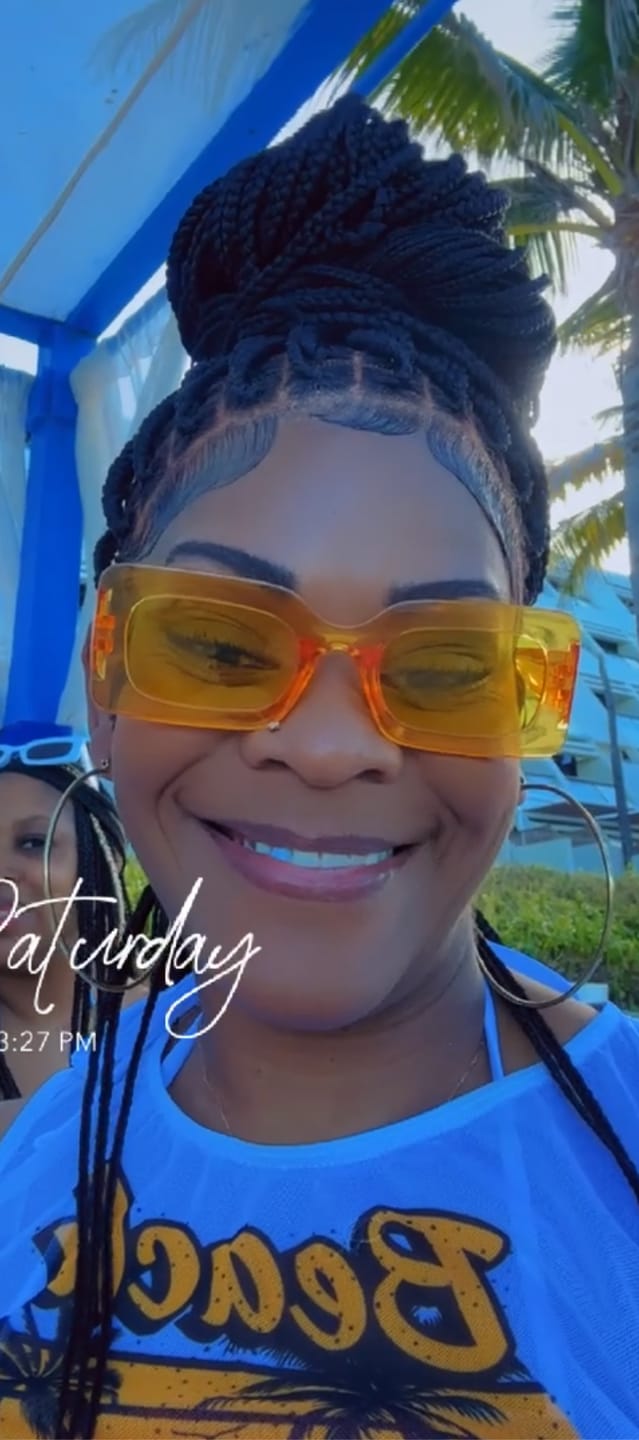 Customer photo review of Medium Knotless Braid Wig - Coco