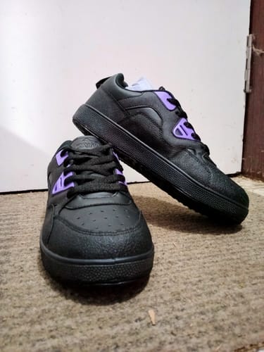 Customer photo review of ZOON black purple red Men's casual sneaker