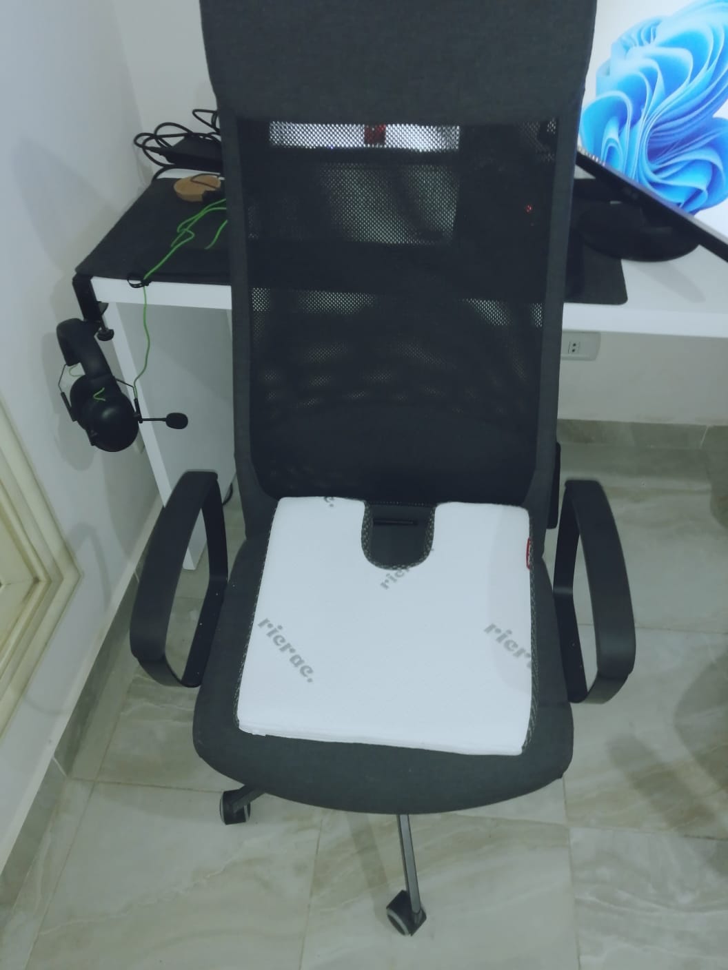Customer photo review of Tailbone Seat Cushion - Rash
