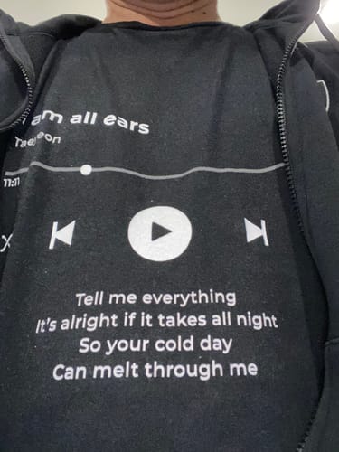 Customer photo review of Your Favorite Song T-Shirt Music Player