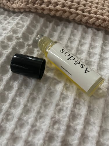 Customer photo review of WOODY VANILLA PERFUME OIL