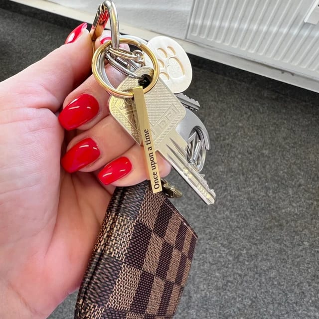 Customer photo review of Säulen Schlüsselanhänger mit Gravur