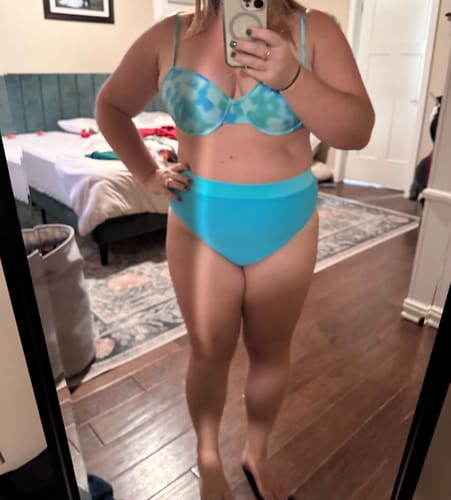 Customer photo review of MYSTERY-BAG 4 Swimwear Pieces + Tote