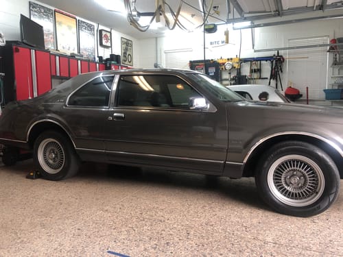 Customer photo review of 1984-1992 Lincoln Mark VII (7) 4-Wheel Air Suspension Conversion Kit (FF140)
