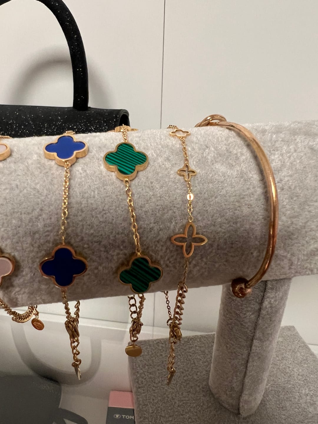 Customer photo review of Green Clover Armband | 18K vergoldet