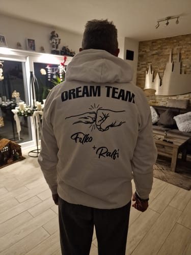 Customer photo review of Dream Team Fauststoß - Individueller Hoodie Unisex Rückendruck
