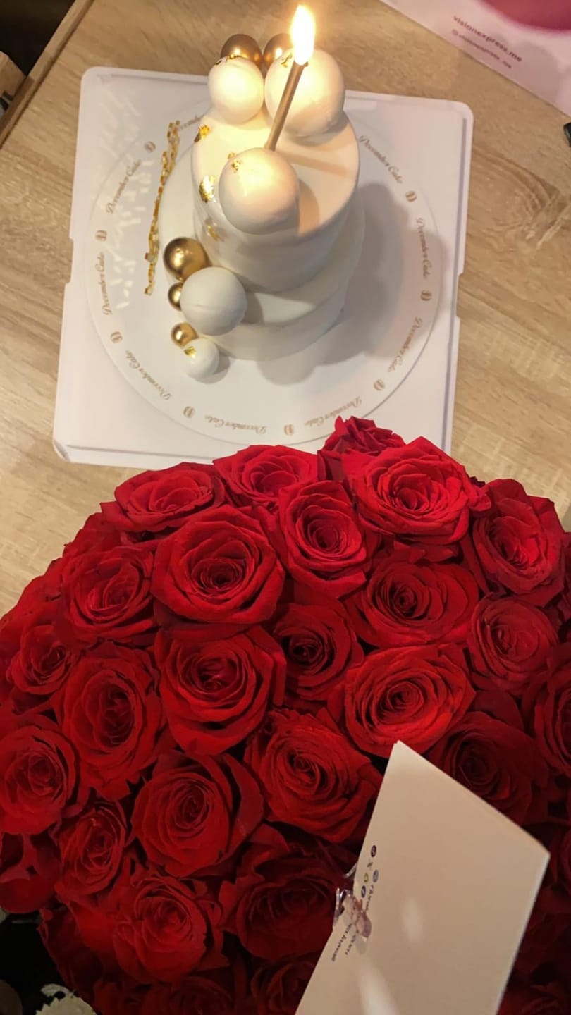Customer photo review of 50 Stunning Red Roses