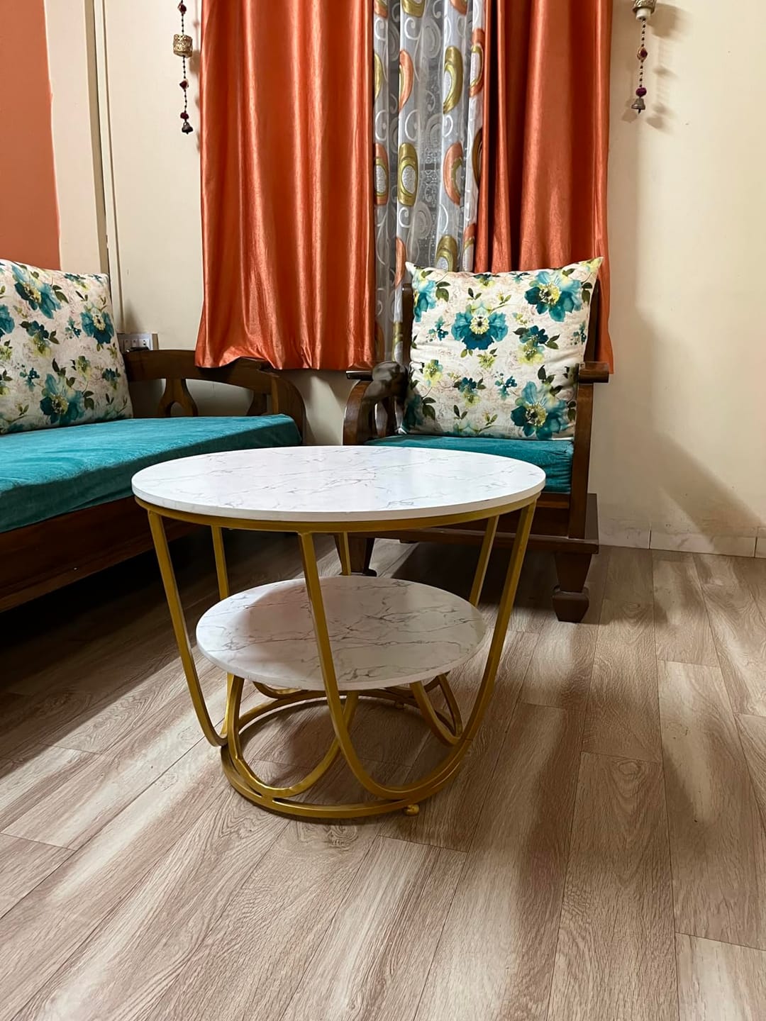 Customer photo review of Ereteken ART Round Gold Coffee Table,2 Tier Coffee Tables for Living Room