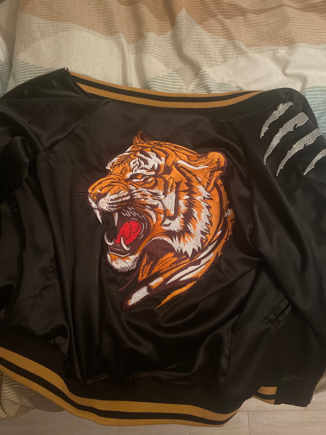 Customer photo review of Roaring Tiger Sukajan Souvenir Jacket