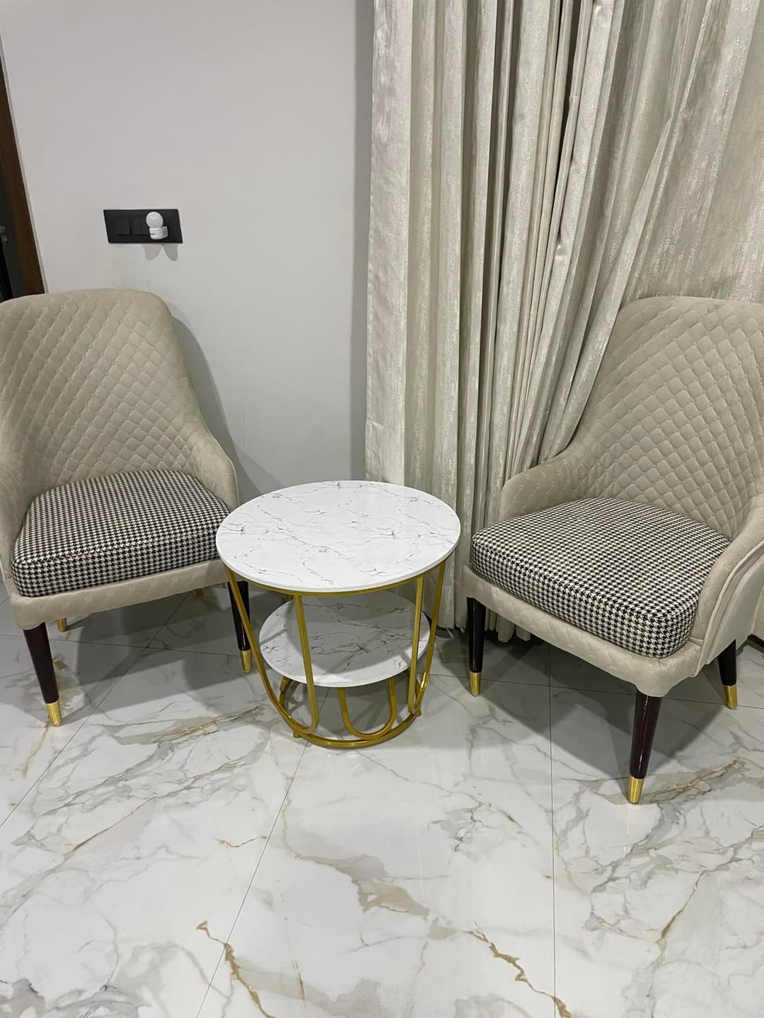 Customer photo review of Ereteken ART Round Gold Coffee Table,2 Tier Coffee Tables for Living Room