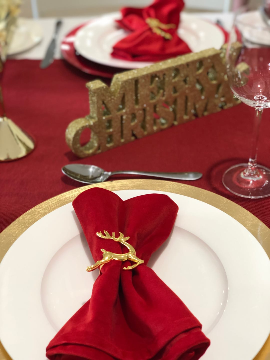 Customer photo review of SET OF 4 GOLD REINDEER NAPKIN RING