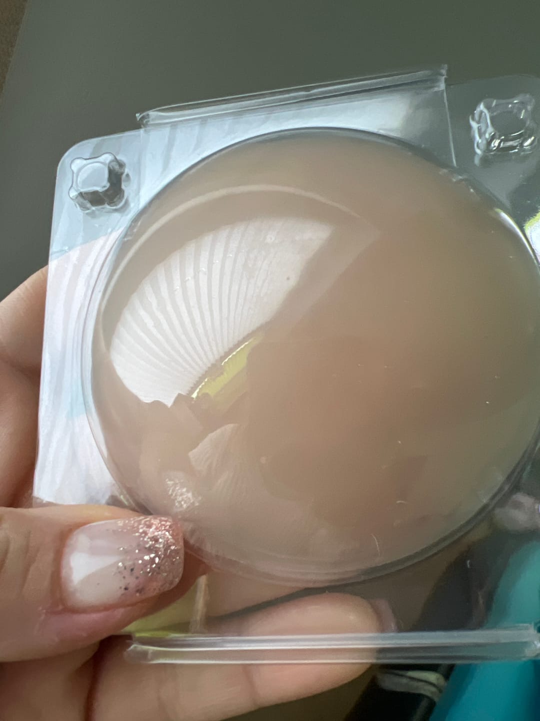 Customer photo review of 4er Mix Pack Nippelcover selbsthaftend + mit Kleber
