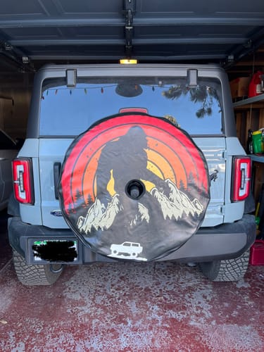 Customer photo review of Sasquatch Bronco Vintage Retro Spare Tire Cover
