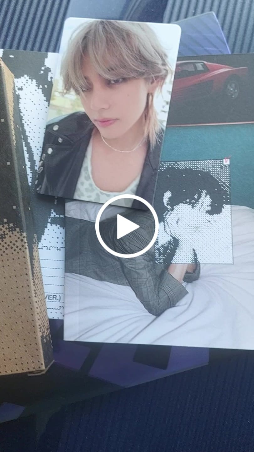Customer video review of BTS V - LAYOVER 1ST SOLO ALBUM WEVERSE VER. NO P.O.B VER.