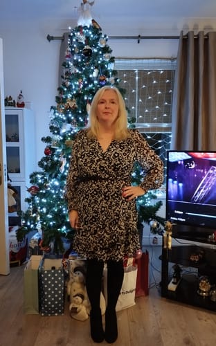 Customer photo review of Belia Black Diverse Floral Wrap Dress