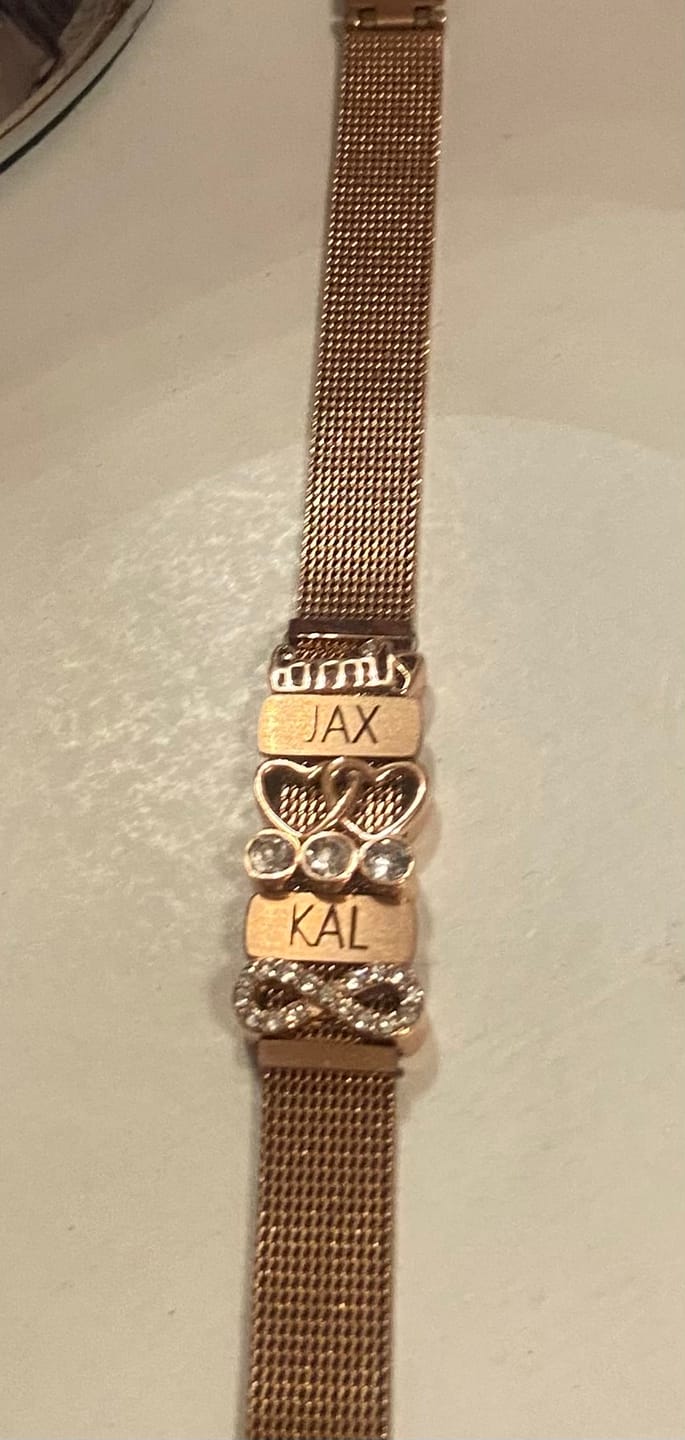Customer photo review of Mesh charm infinity stones rosé gold