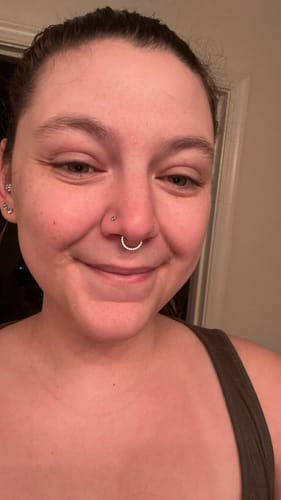 Customer photo review of Front Facing Gems Hinged Ring