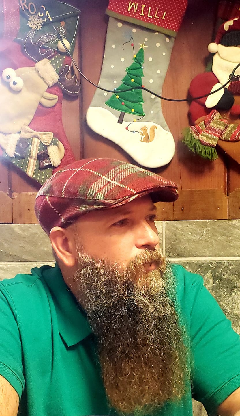 Customer photo review of Donegal Touring Cap Tweed Festive Limited Edition
