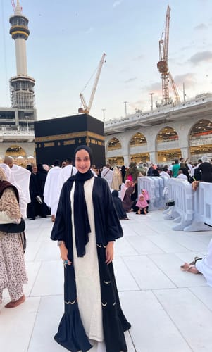 Customer photo review of Crescent Abaya