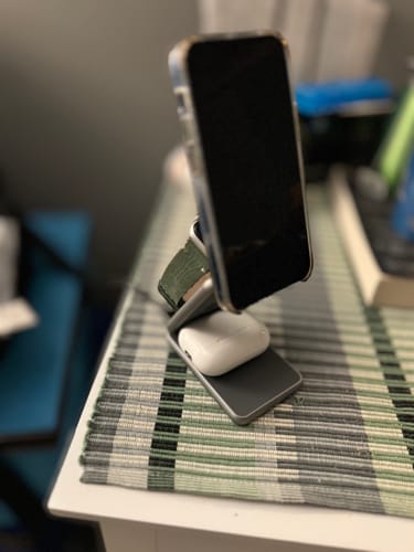 Customer photo review of MagFold Pro Qi2