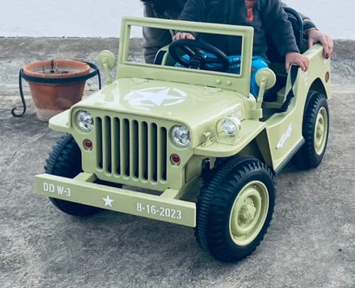 Reseña con foto de un cliente sobre Carro Elétrico para Criança Jipe WILLYS 12v Camel c/ RODAS DE BORRACHA & ASSENTO EM PELE