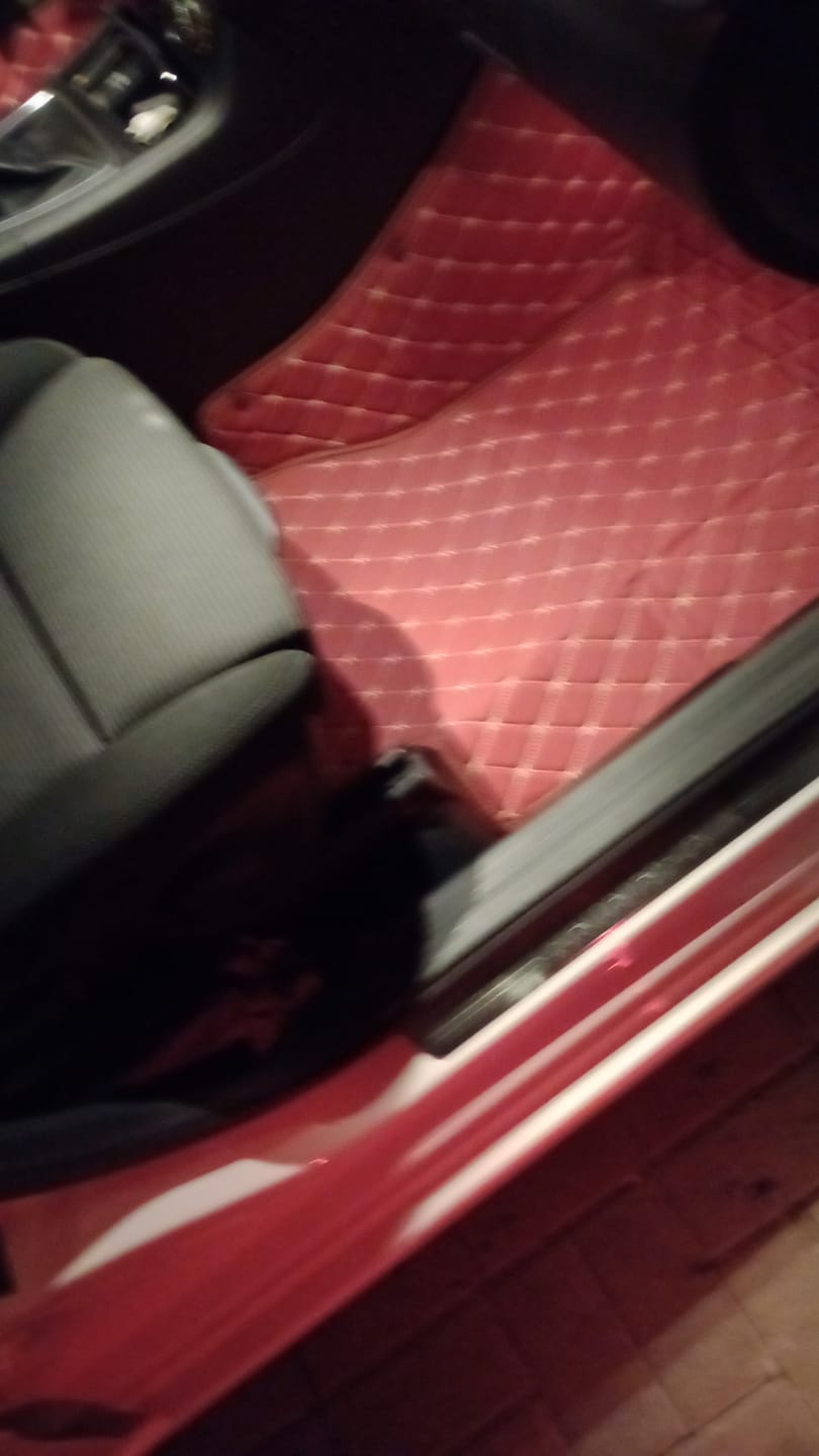 Customer photo review of Maßangefertigte Autofußmatten