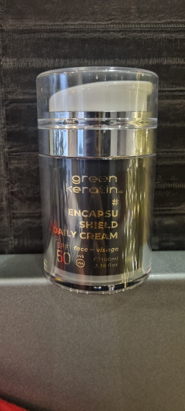 Customer photo review of ENCAPSUSHIELD SPF50 CRÈME POUR LE VISAGE, 100ml