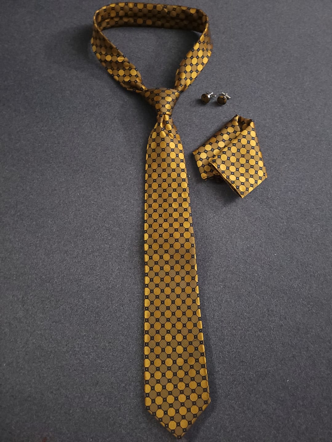 Customer photo review of Golden Plaid Silk Tie, Pocket Square and Cufflinks