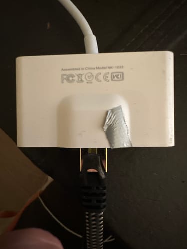 Avis photo d'un client sur Adaptateur Concentrateur de Lightning vers Ethernet RJ-45 avec Port 3.5 Jack，USB OTG et Port de charge Lightning 4 en 1