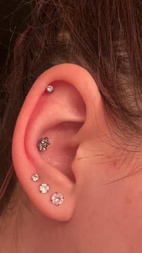 Customer photo review of Round Gem Titanium Cartilage Ring