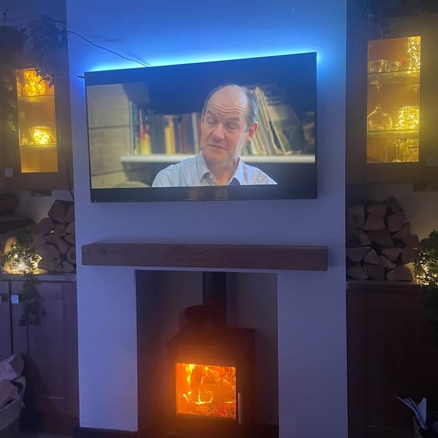 Customer photo review of Floating Oak Mantle Beam 9.5cm x 9.5cm
