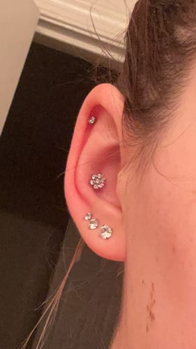 Customer photo review of Flower Top Titanium Lip Ring