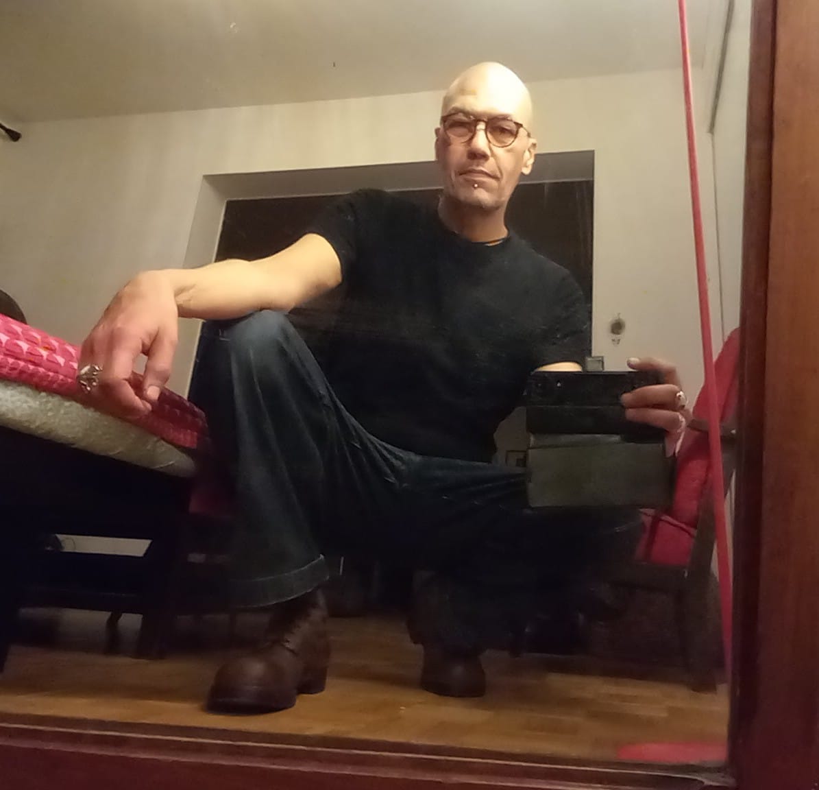 Customer photo review of 10.5 oz Cotton Tubular Gusset T-Shirt - Black