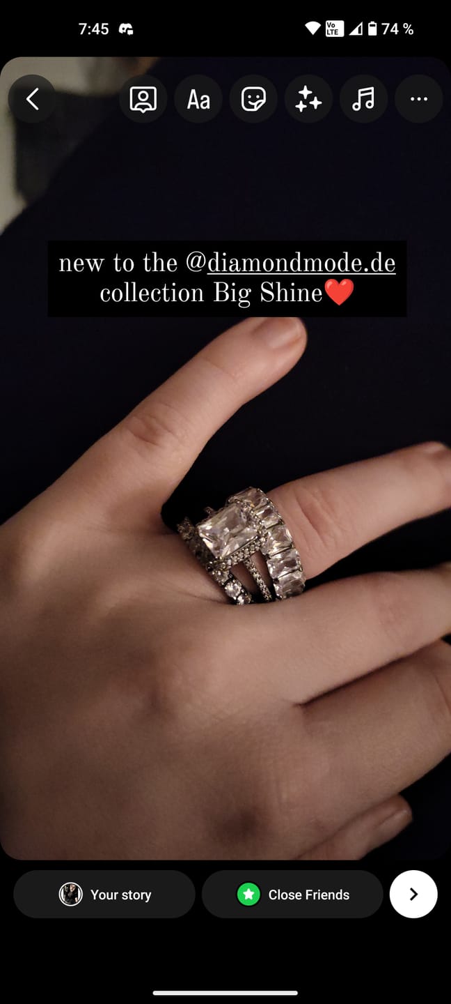 Customer photo review of Cube Stones Ring | 18K vergoldet
