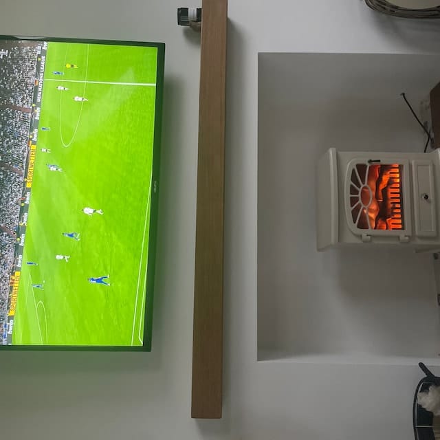 Customer photo review of Floating Oak Mantle Beam 9.5cm x 9.5cm