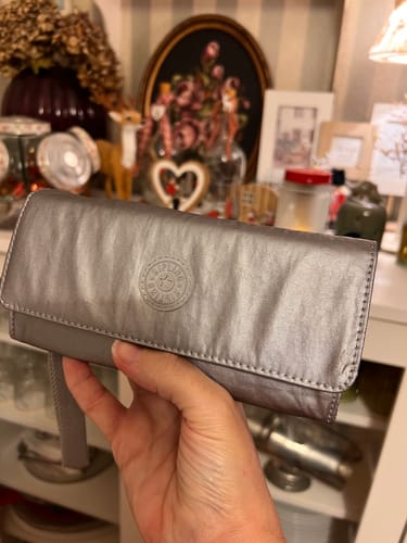 Customer photo review of Rubi Large Metallic Wristlet Wallet