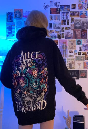 Customer photo review of Alice in Teknoland Sw