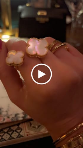 Customer video review of MAGIC CLOVER MOP GOLD BRACELET 5 MOTIFS